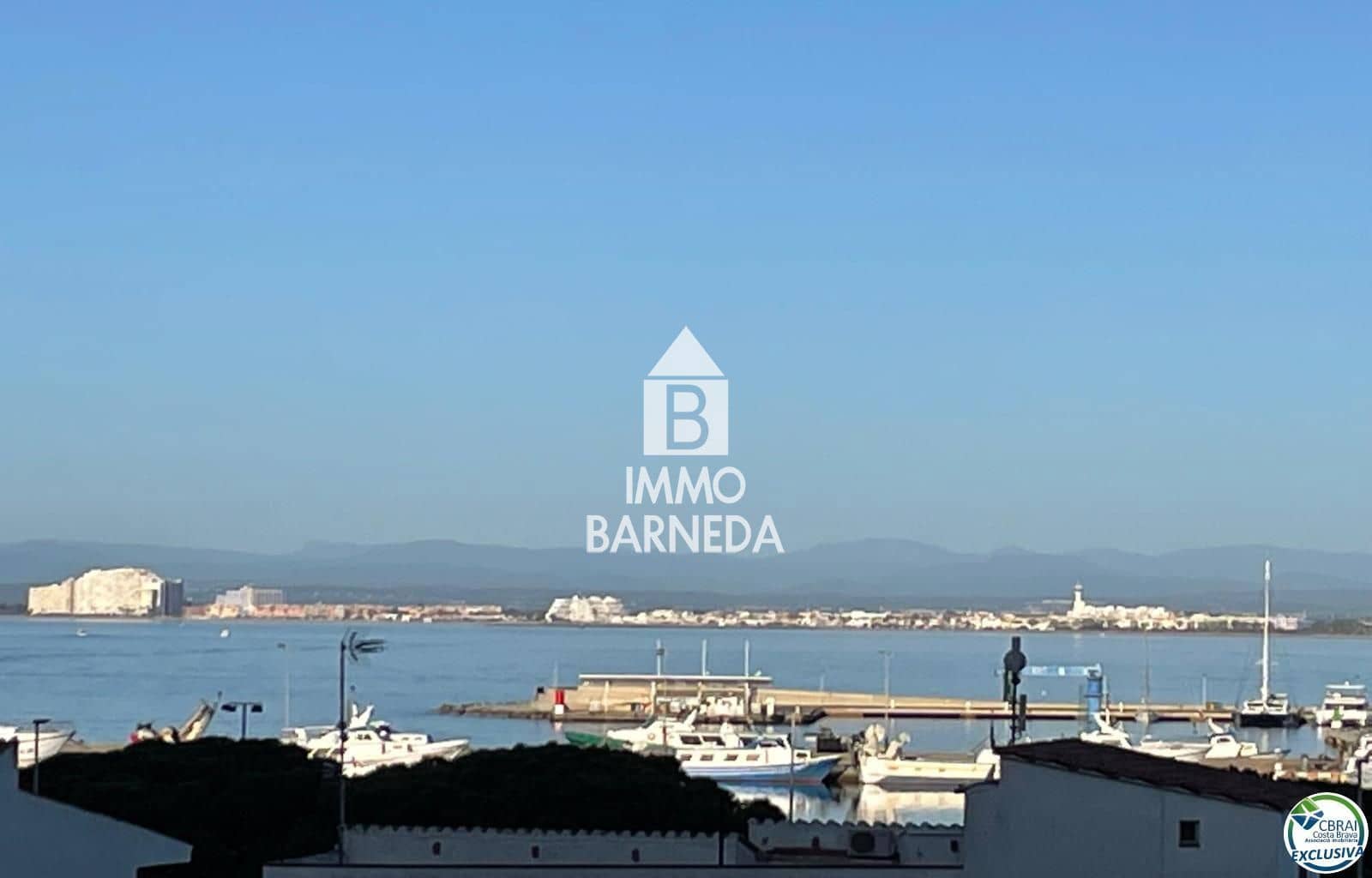 2 bedroom Flat for sale in Roses - € 265,000 (Ref: 9605442)