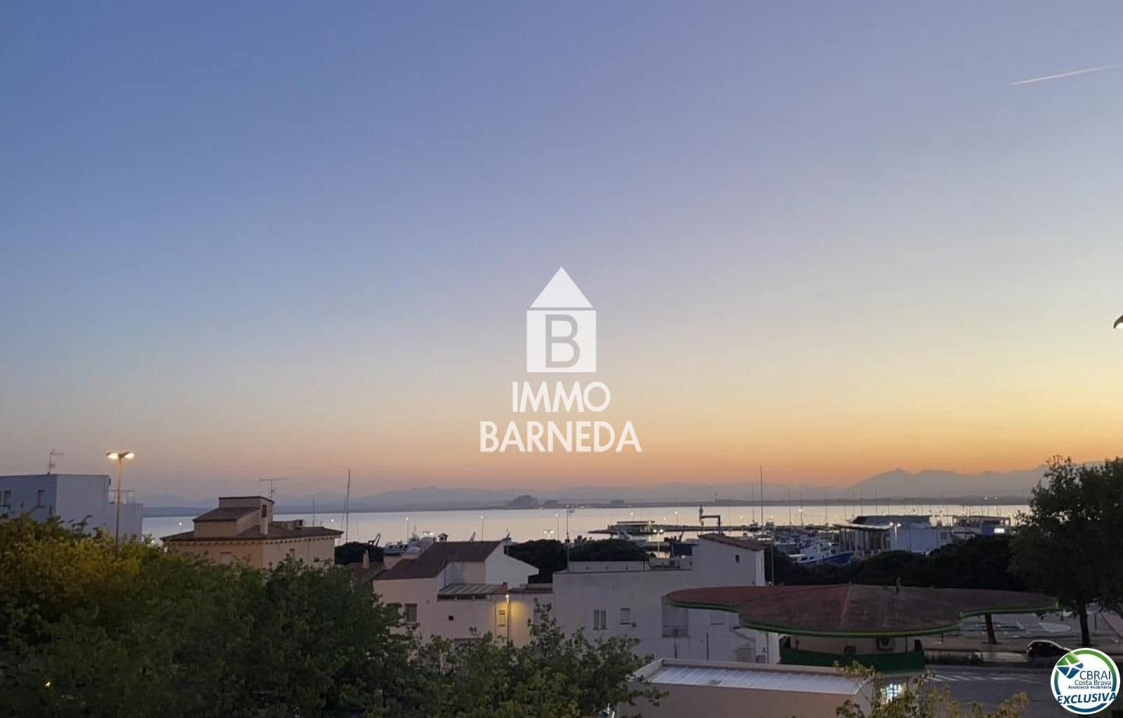 2 bedroom Flat for sale in Roses - € 265,000 (Ref: 9605442)