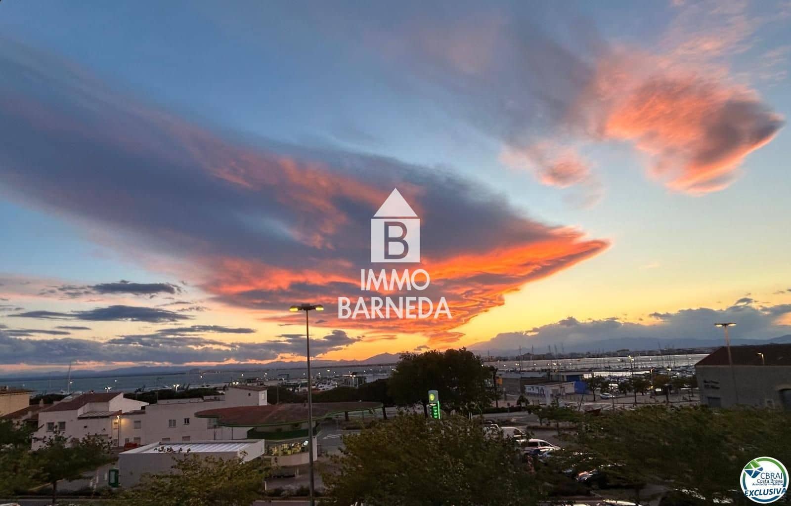 2 bedroom Flat for sale in Roses - € 265,000 (Ref: 9605442)