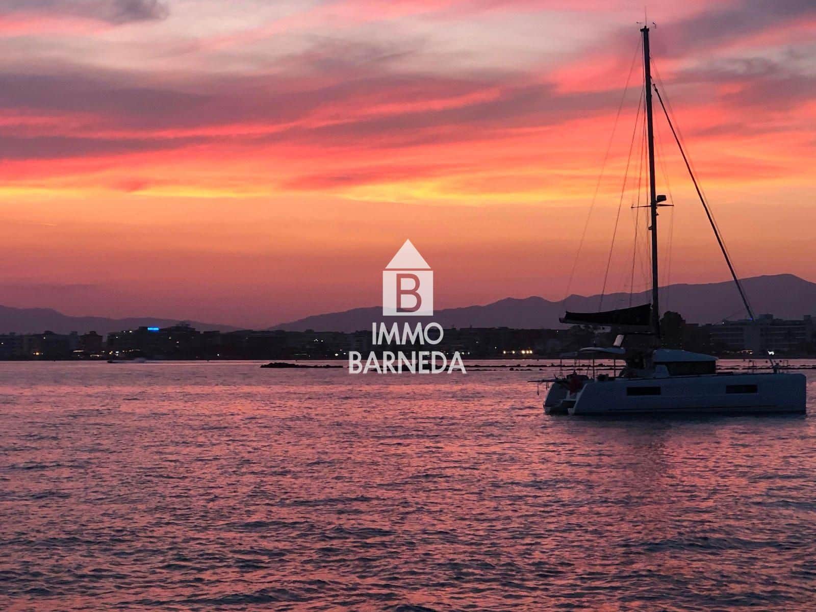 Piso de 2 habitaciones en Roses en venta con garaje - 285.000 € (Ref: 9609547)