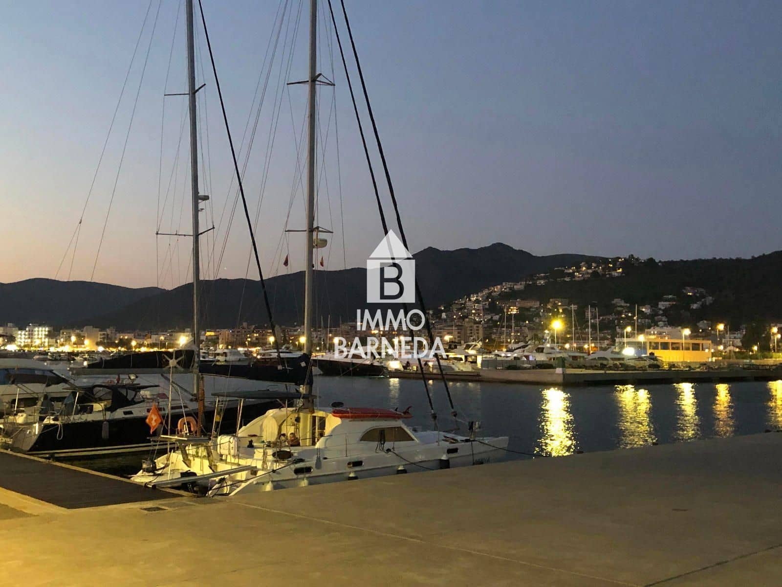 Piso de 2 habitaciones en Roses en venta con garaje - 285.000 € (Ref: 9609547)