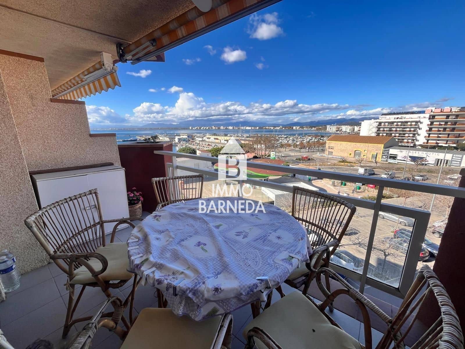 Piso de 2 habitaciones en Roses en venta con garaje - 285.000 € (Ref: 9609547)