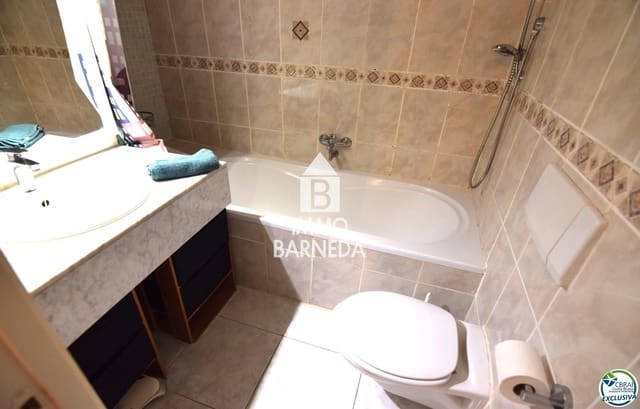 2 bedroom Flat for sale in Empuriabrava, Castelló d'Empúries - € 215,000 (Ref: 9609548)