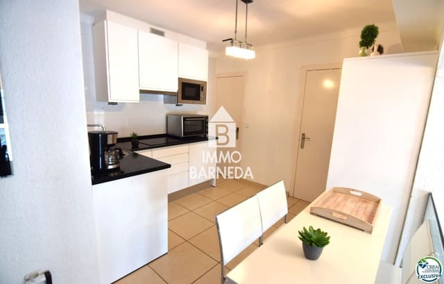 2 bedroom Flat for sale in Empuriabrava, Castelló d'Empúries - € 215,000 (Ref: 9609548)
