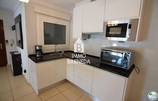 2 bedroom Flat for sale in Empuriabrava, Castelló d'Empúries - € 215,000 (Ref: 9609548)