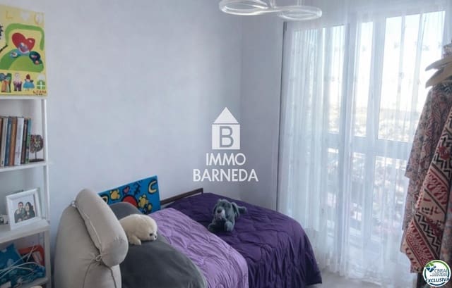 2 bedroom Flat for sale in Empuriabrava, Castelló d'Empúries - € 160,000 (Ref: 9618468)