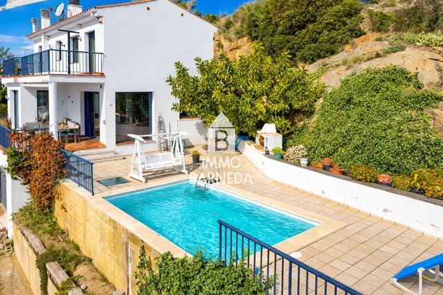 3 makuuhuone Omakotitalo myytävänä paikassa Roses mukana uima-altaan 
autotalli - 980 000 € (Ref: 9623226)