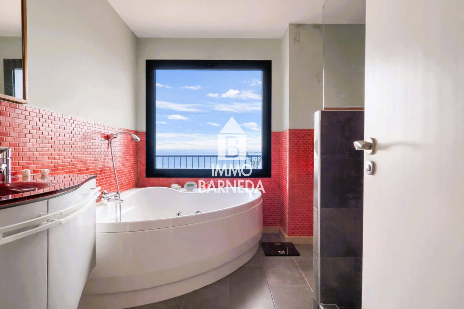 3 bedroom Villa for sale in Roses with pool garage - € 980,000 (Ref: 9623226)