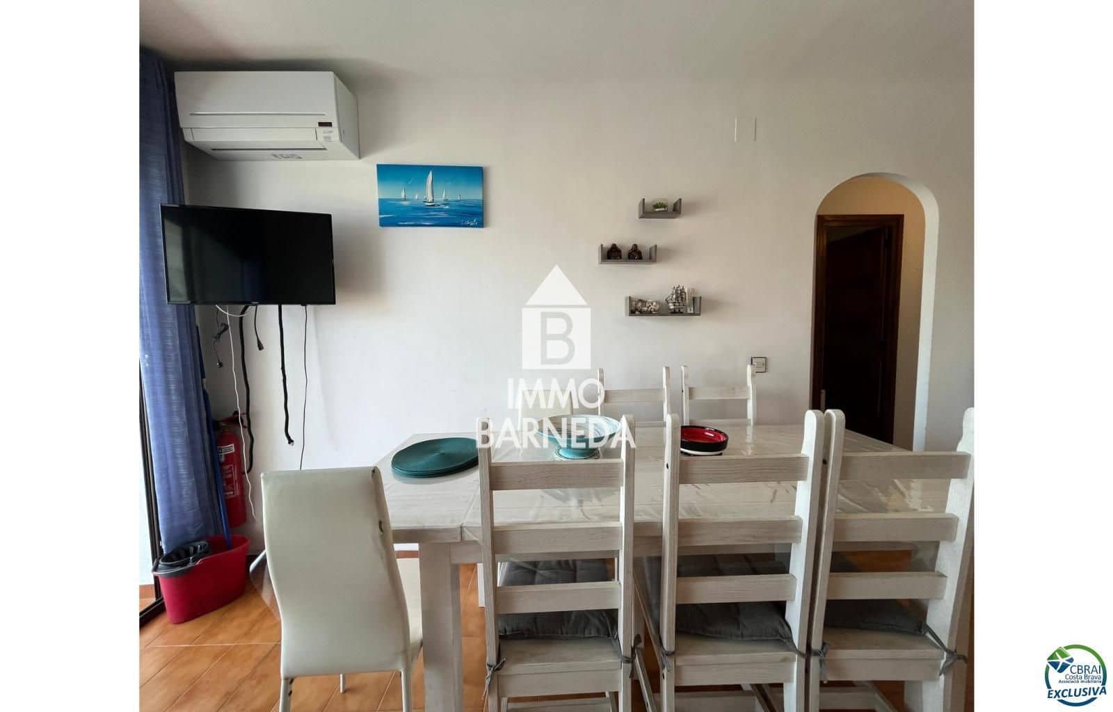 Piso de 2 habitaciones en Empuriabrava en venta - 255.000 € (Ref: 9627990)