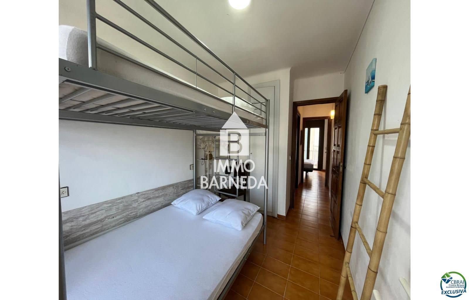 Piso de 2 habitaciones en Empuriabrava en venta - 255.000 € (Ref: 9627990)