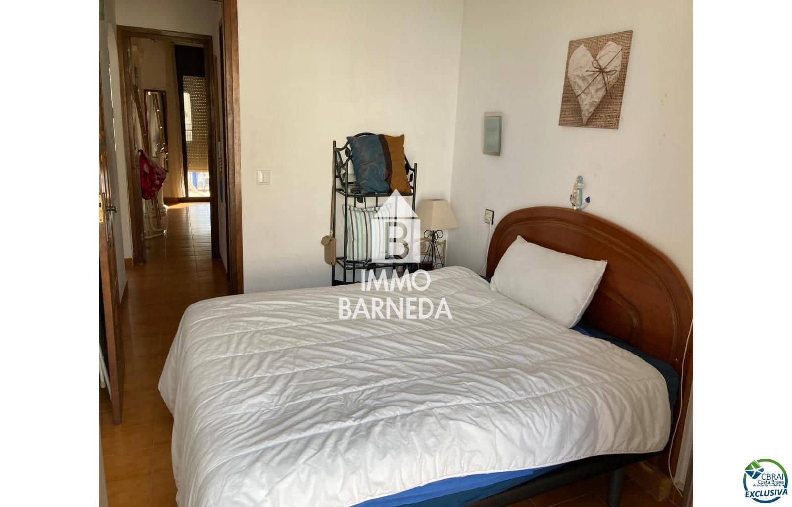 Piso de 2 habitaciones en Empuriabrava en venta - 255.000 € (Ref: 9627990)