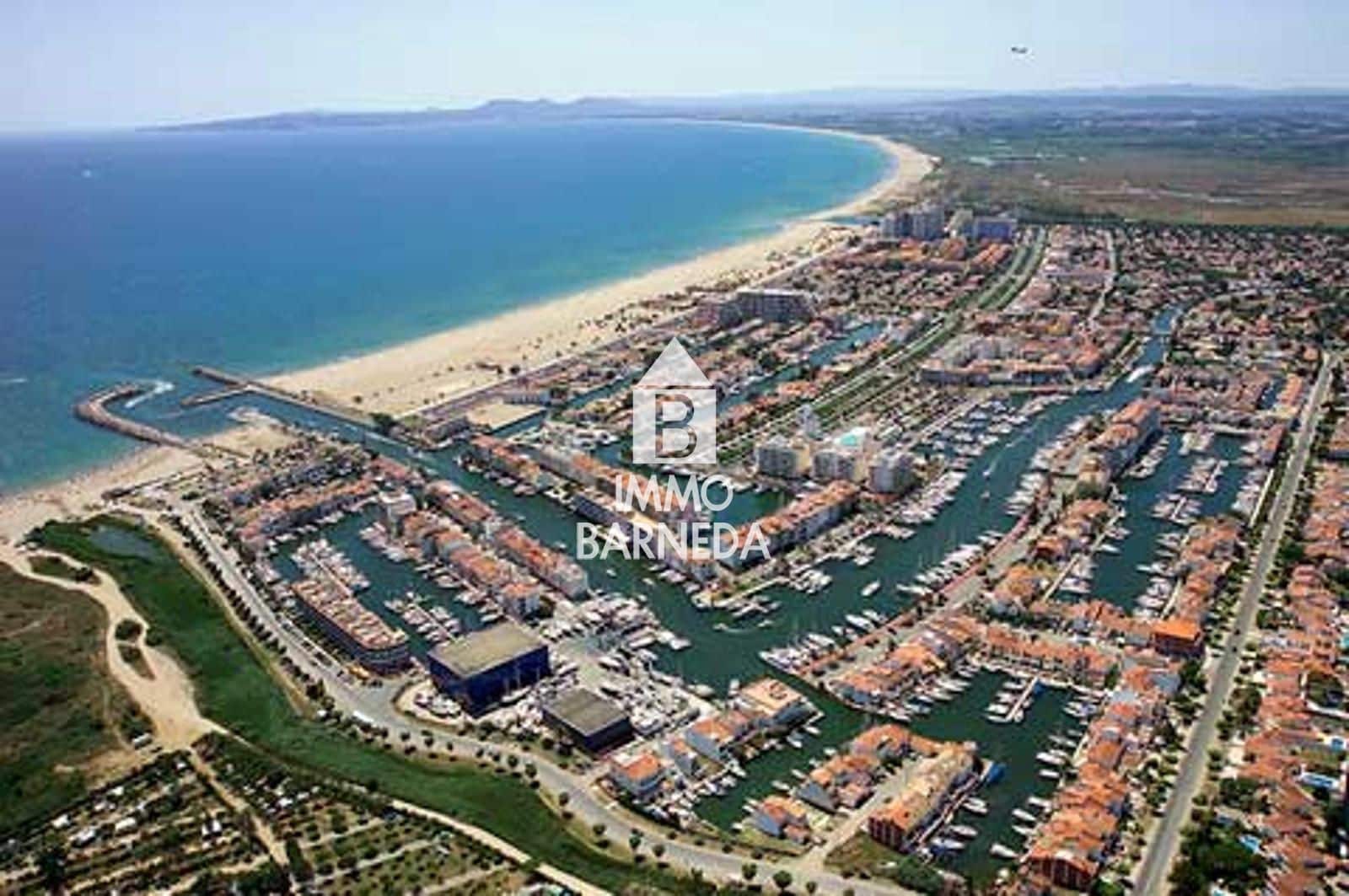 Piso de 2 habitaciones en Empuriabrava en venta - 255.000 € (Ref: 9627990)
