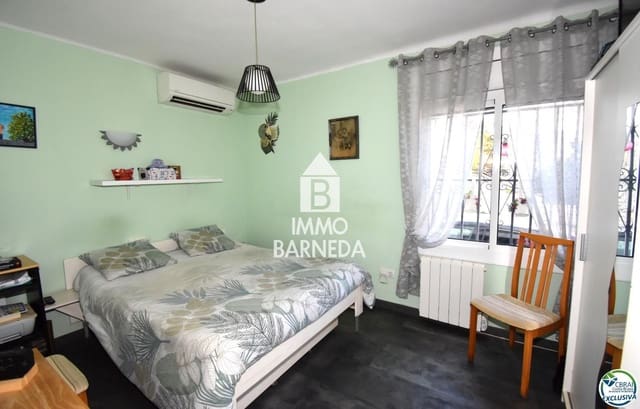 1 slaapkamer Flat te koop in Roses met garage - € 179.000 (Ref: 9634769)
