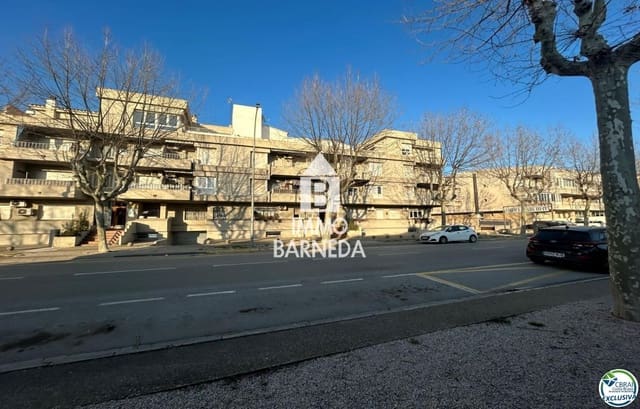 Flat for sale in Empuriabrava, Castelló d'Empúries - € 134,000 (Ref: 9645595)