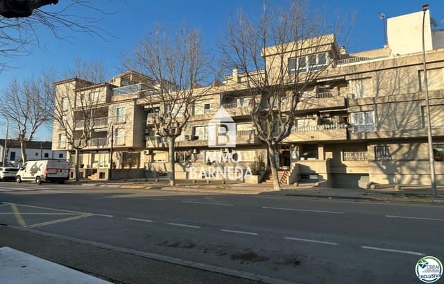 Flat for sale in Empuriabrava, Castelló d'Empúries - € 134,000 (Ref: 9645595)