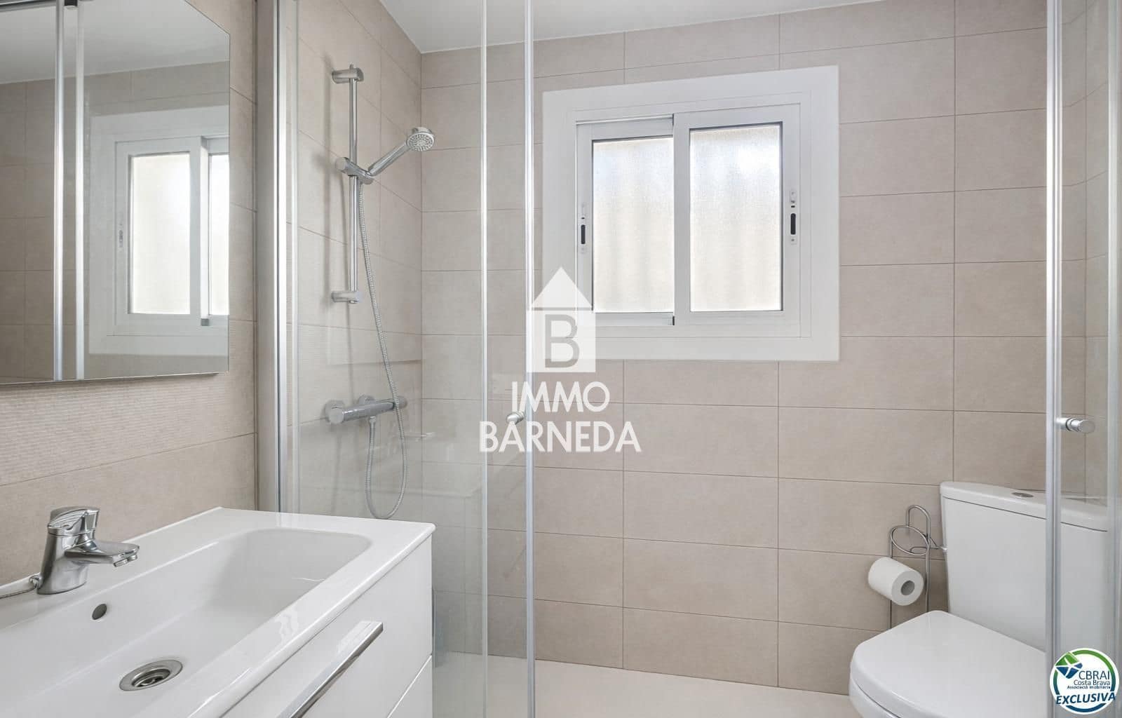 4 bedroom Villa for sale in Empuriabrava with garage - € 369,000 (Ref: 9649842)