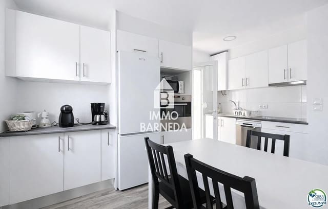 4 bedroom Villa for sale in Empuriabrava, Castelló d'Empúries with garage - € 369,000 (Ref: 9649842)