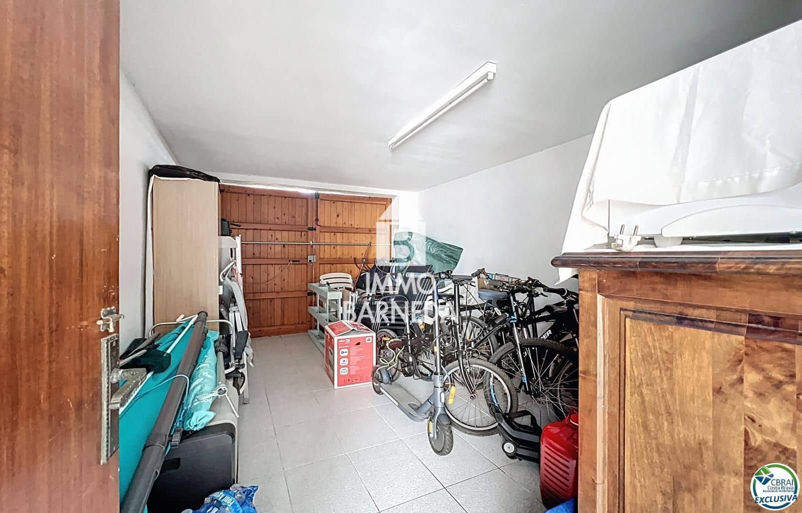 4 bedroom Villa for sale in Empuriabrava with garage - € 369,000 (Ref: 9649842)