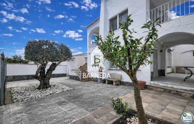 4 bedroom Villa for sale in Empuriabrava, Castelló d'Empúries with garage - € 369,000 (Ref: 9649842)