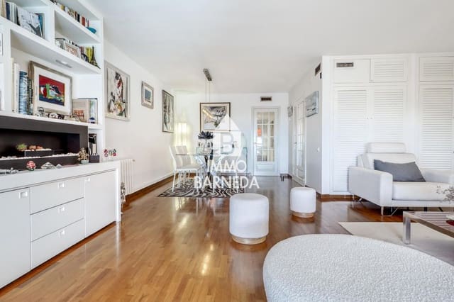 3 makuuhuone Asunto myytävänä paikassa Roses mukana uima-altaan 
autotalli - 495 000 € (Ref: 9664336)