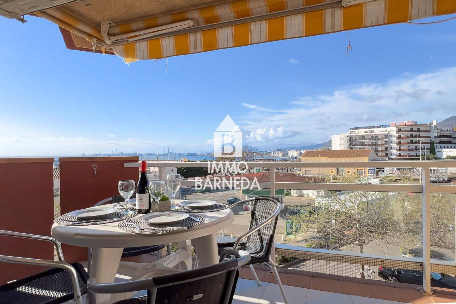 2 slaapkamer Flat te koop in Roses - € 235.000 (Ref: 9679285)