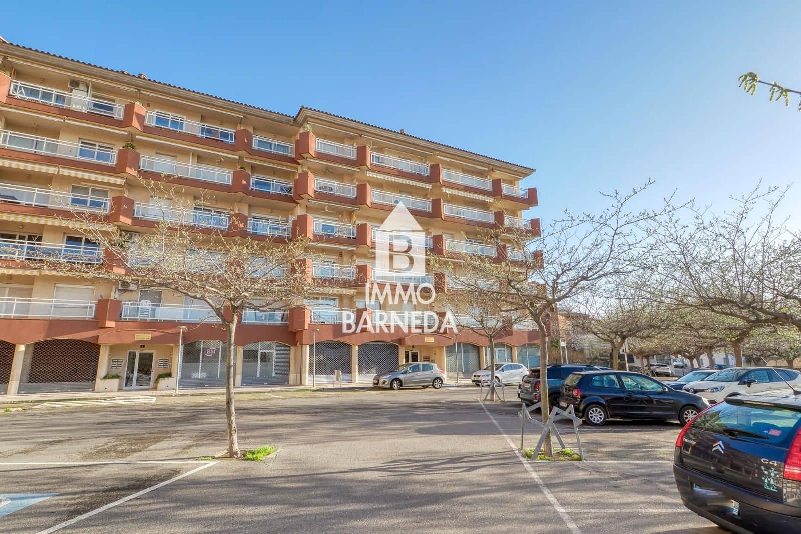 2 slaapkamer Flat te koop in Roses - € 235.000 (Ref: 9679285)