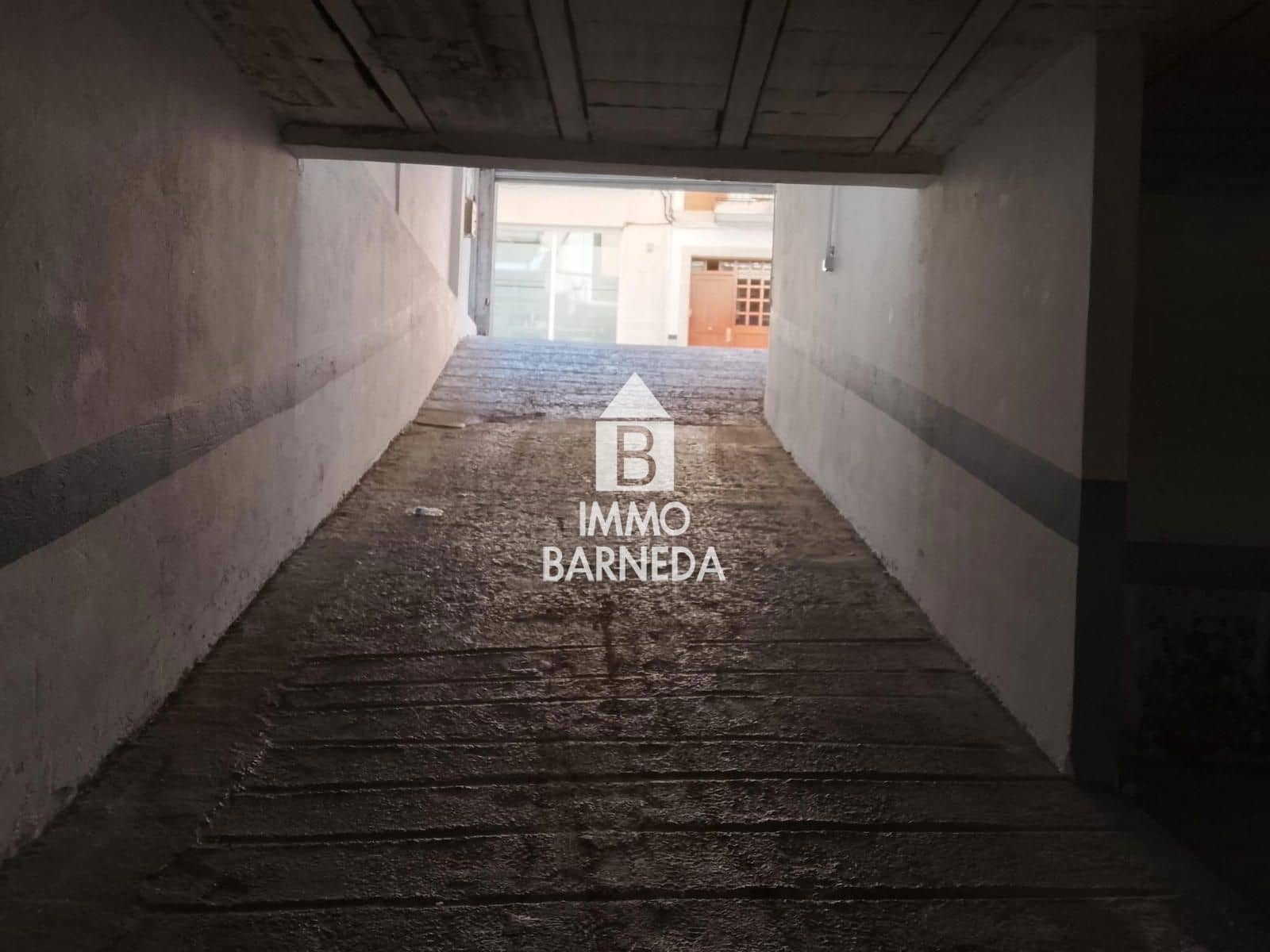 Garage for sale in Roses - € 24,500 (Ref: 9708128)