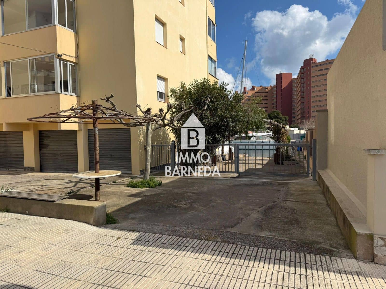 Garage for sale in Santa Margarida - € 150,000 (Ref: 9708129)