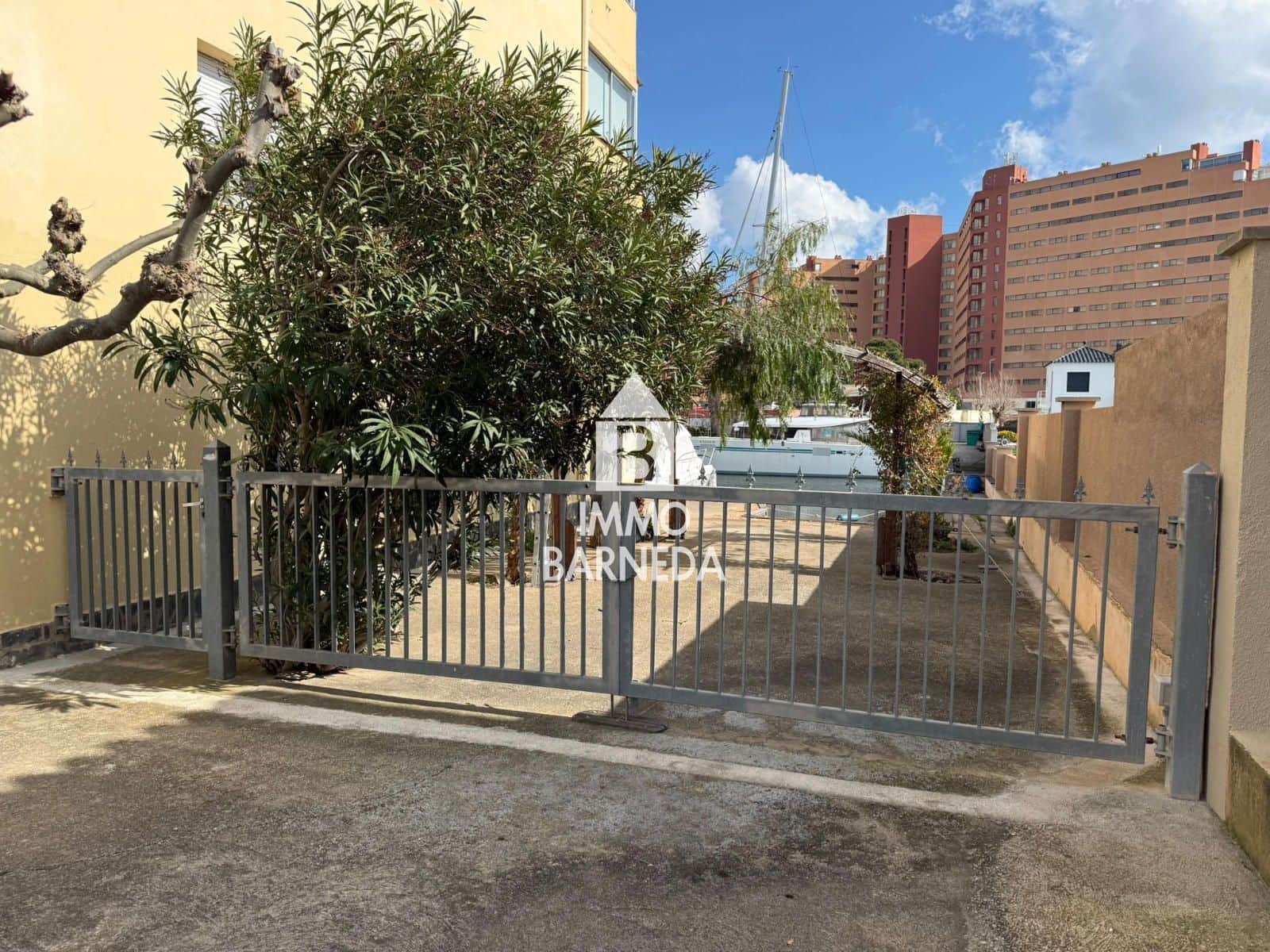 Garage for sale in Santa Margarida - € 150,000 (Ref: 9708129)