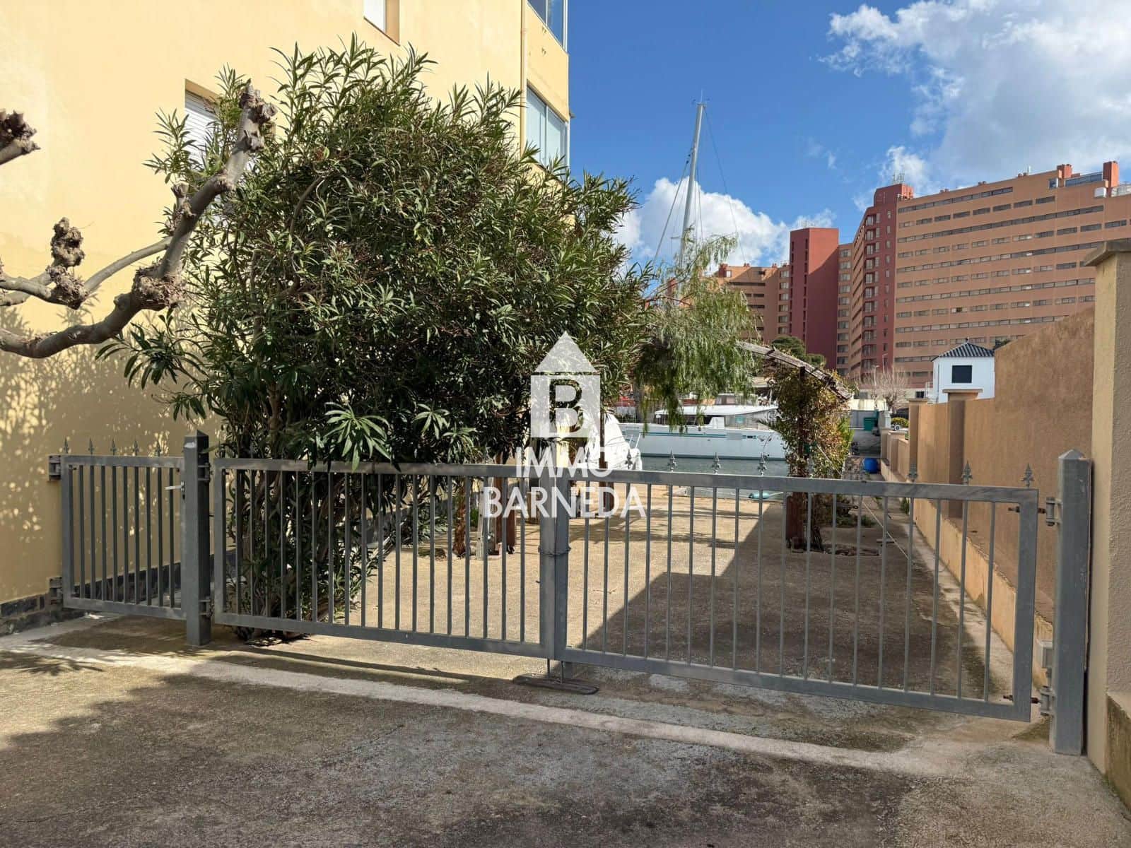 Garage for sale in Santa Margarida - € 150,000 (Ref: 9708129)