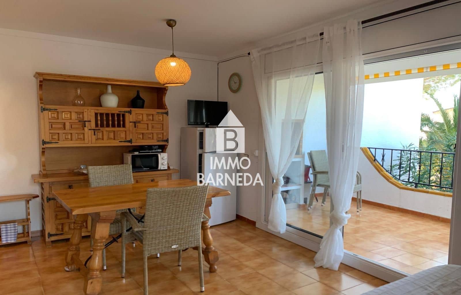 Piso de 1 habitación en Roses en venta con piscina garaje - 139.000 € (Ref: 9713236)
