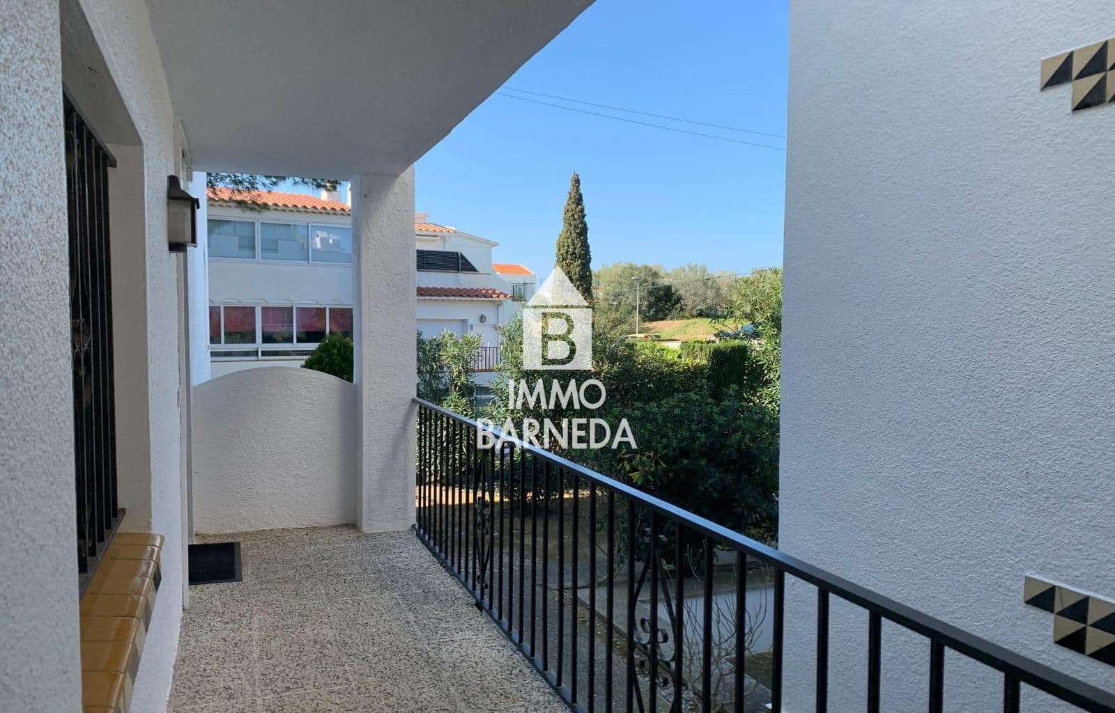 Piso de 1 habitación en Roses en venta con piscina garaje - 139.000 € (Ref: 9713236)