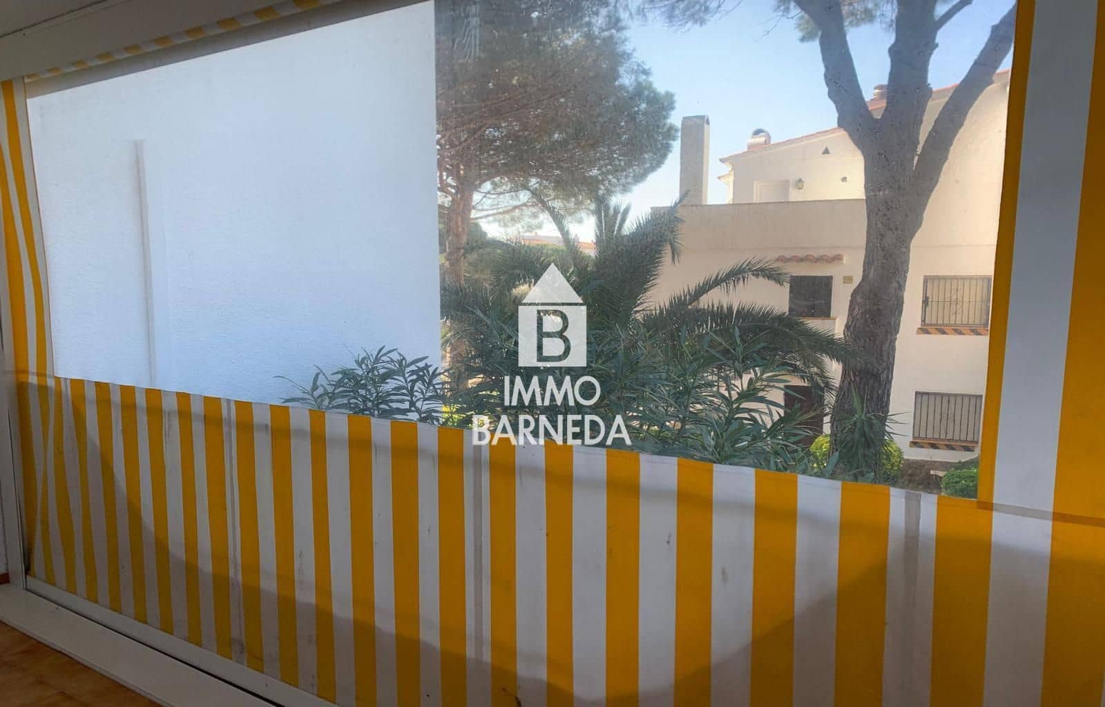 Piso de 1 habitación en Roses en venta con piscina garaje - 139.000 € (Ref: 9713236)