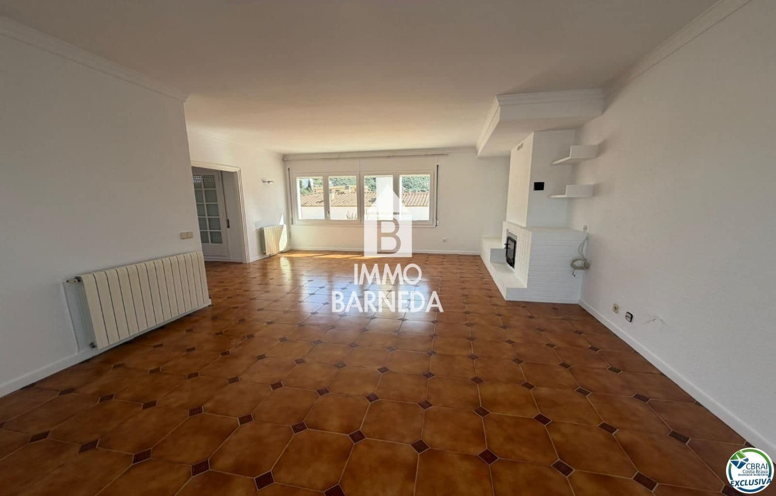 3 slaapkamer Flat te koop in Roses - € 530.000 (Ref: 9733397)