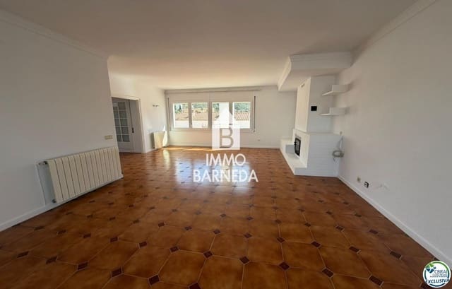 3 slaapkamer Flat te koop in Roses - € 530.000 (Ref: 9733397)