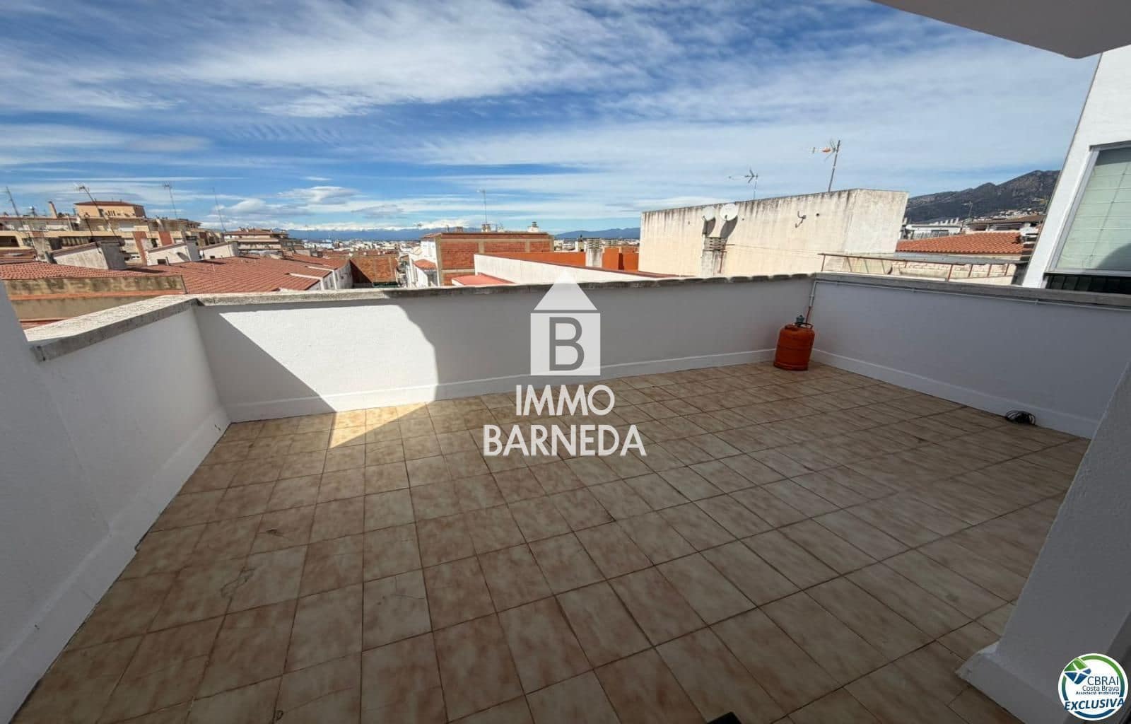 3 slaapkamer Flat te koop in Roses - € 530.000 (Ref: 9733397)