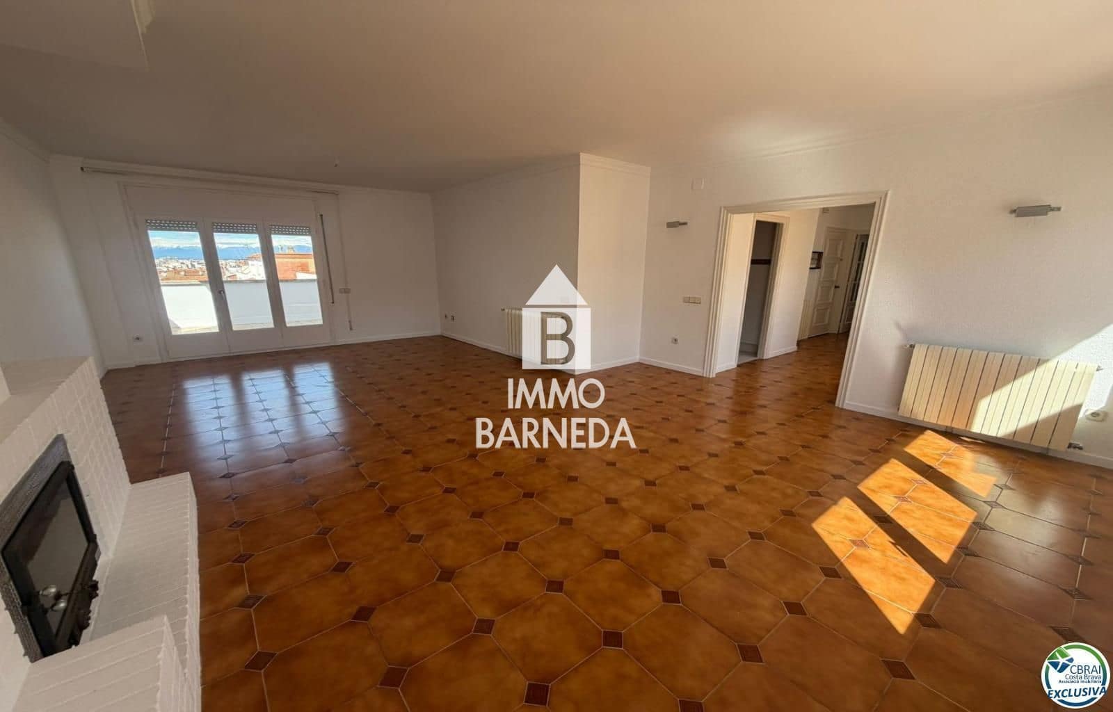 3 slaapkamer Flat te koop in Roses - € 530.000 (Ref: 9733397)