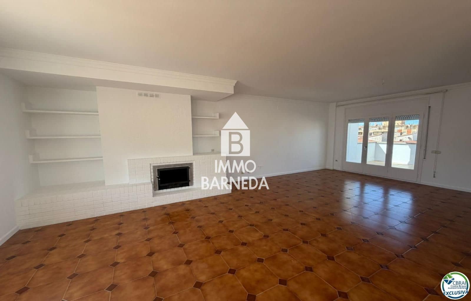 3 slaapkamer Flat te koop in Roses - € 530.000 (Ref: 9733397)