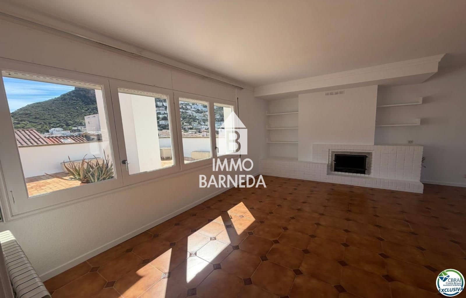 3 slaapkamer Flat te koop in Roses - € 530.000 (Ref: 9733397)