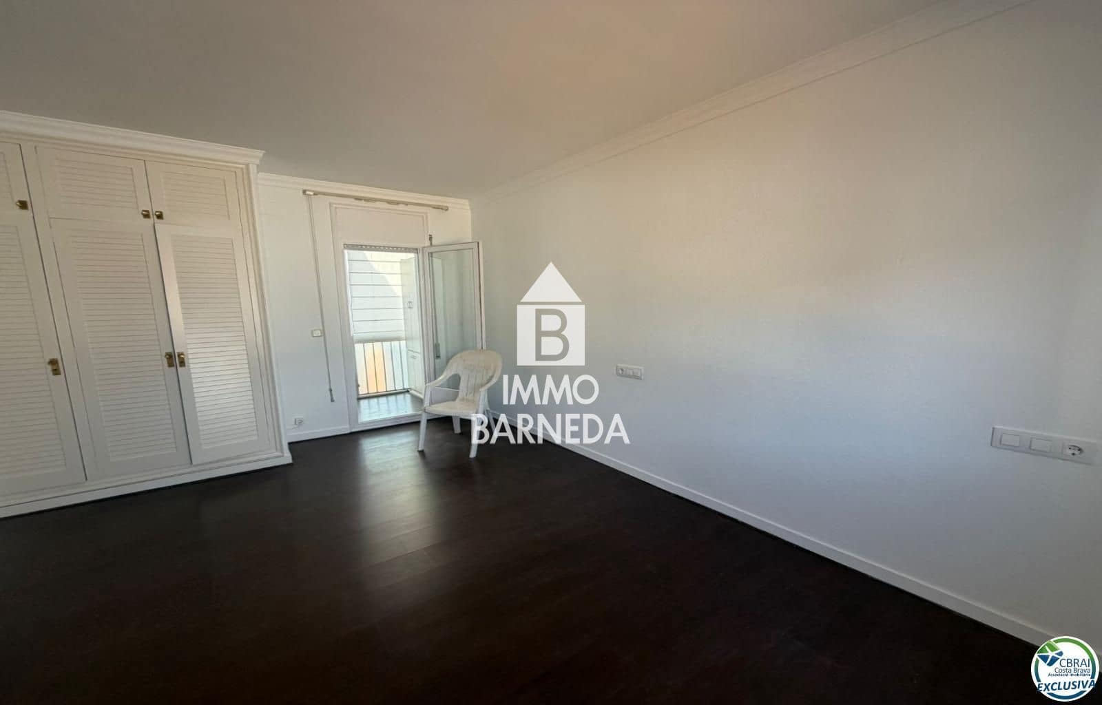 3 slaapkamer Flat te koop in Roses - € 530.000 (Ref: 9733397)