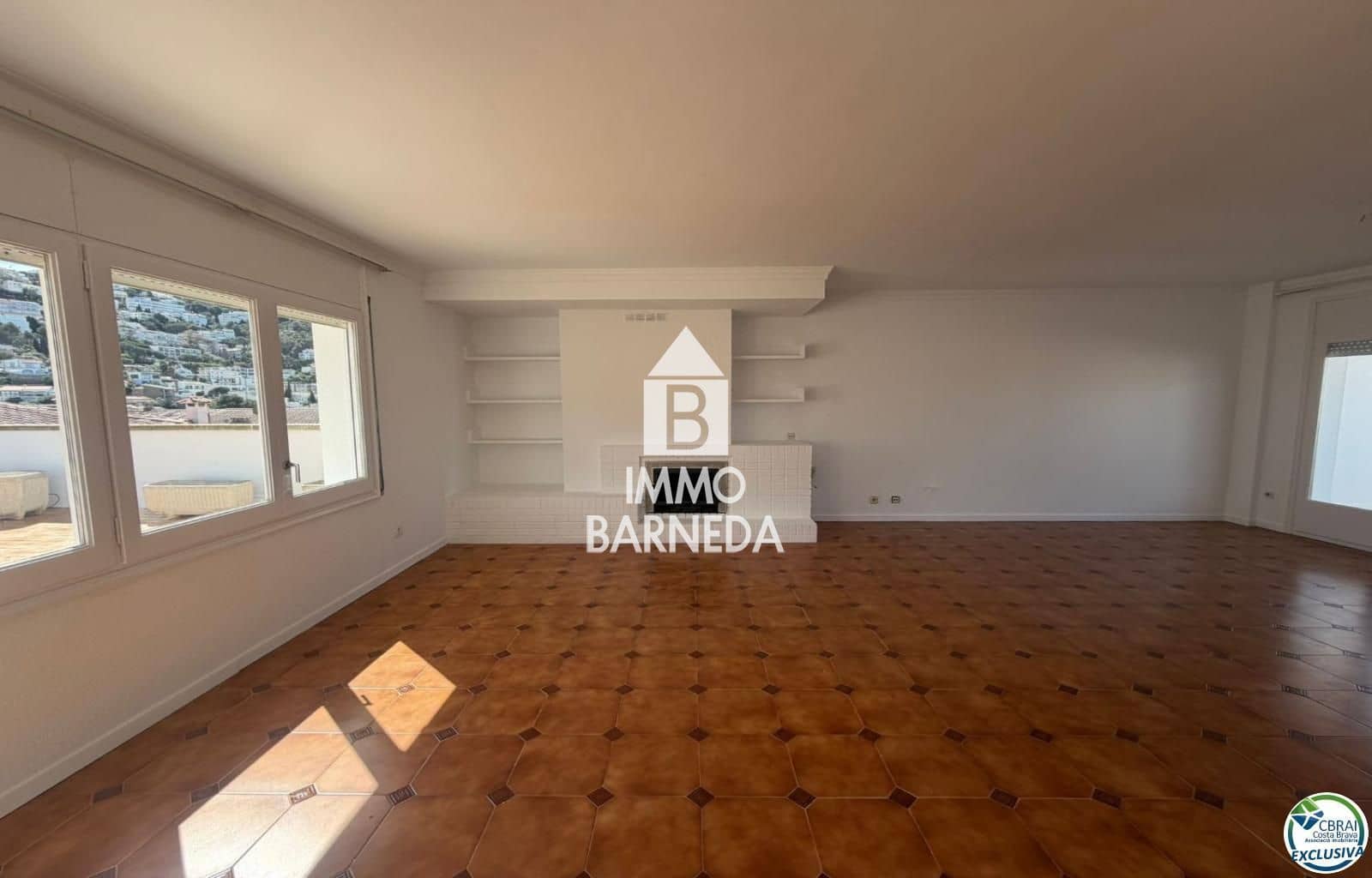 3 slaapkamer Flat te koop in Roses - € 530.000 (Ref: 9733397)