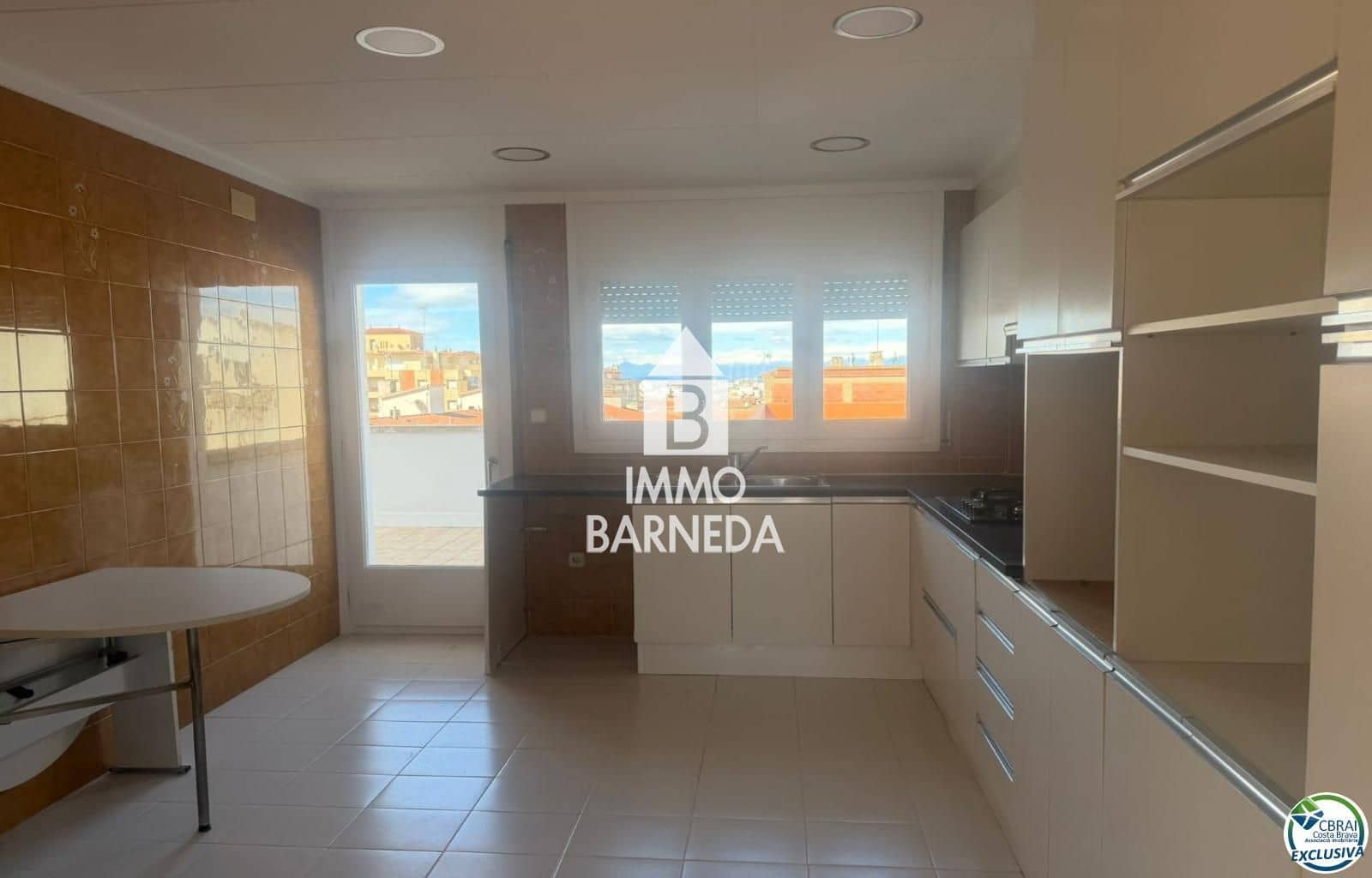 3 slaapkamer Flat te koop in Roses - € 530.000 (Ref: 9733397)