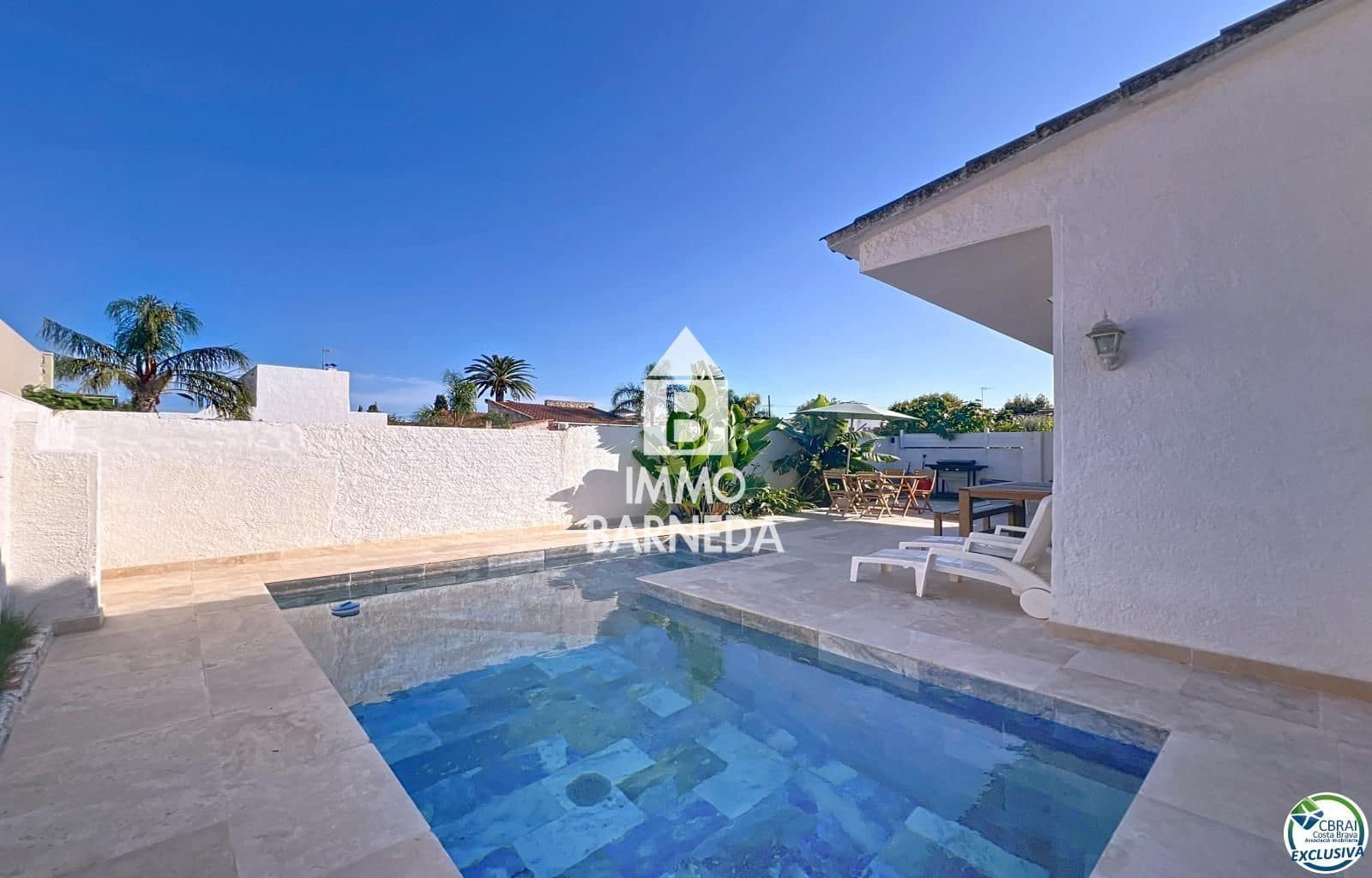 2 soveværelse Villa til salg i Empuriabrava med swimmingpool garage - € 385.000 (Ref: 9758964)