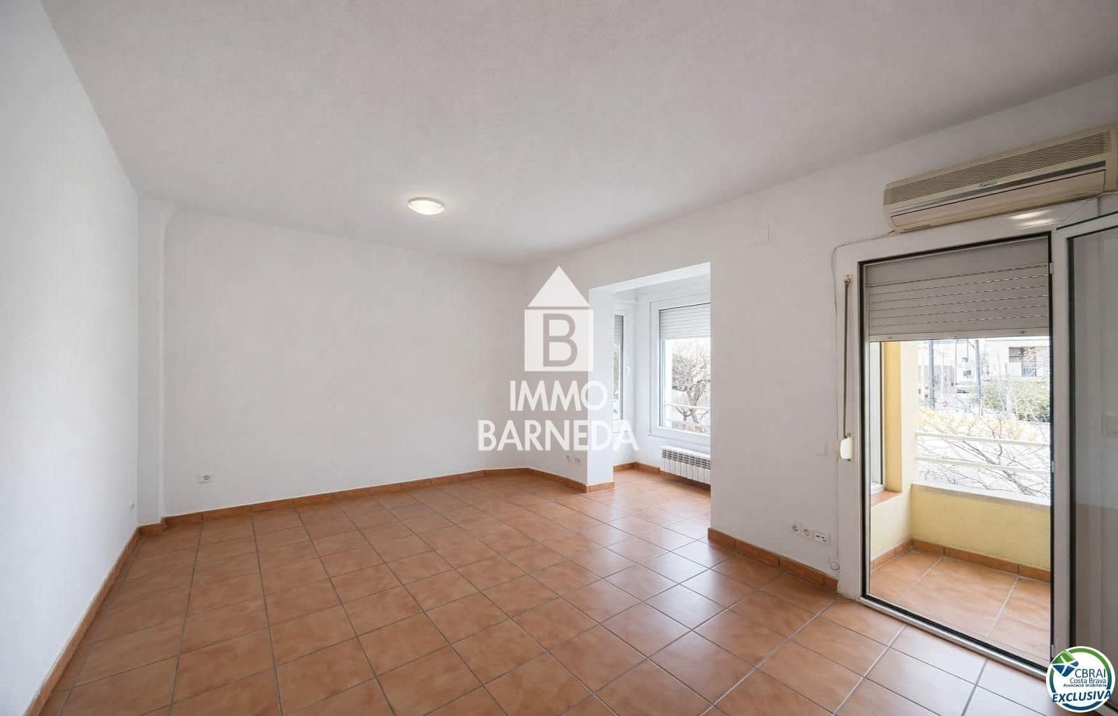 3 slaapkamer Flat te koop in Roses - € 235.000 (Ref: 9762287)