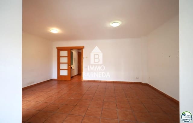 3 slaapkamer Flat te koop in Roses - € 235.000 (Ref: 9762287)