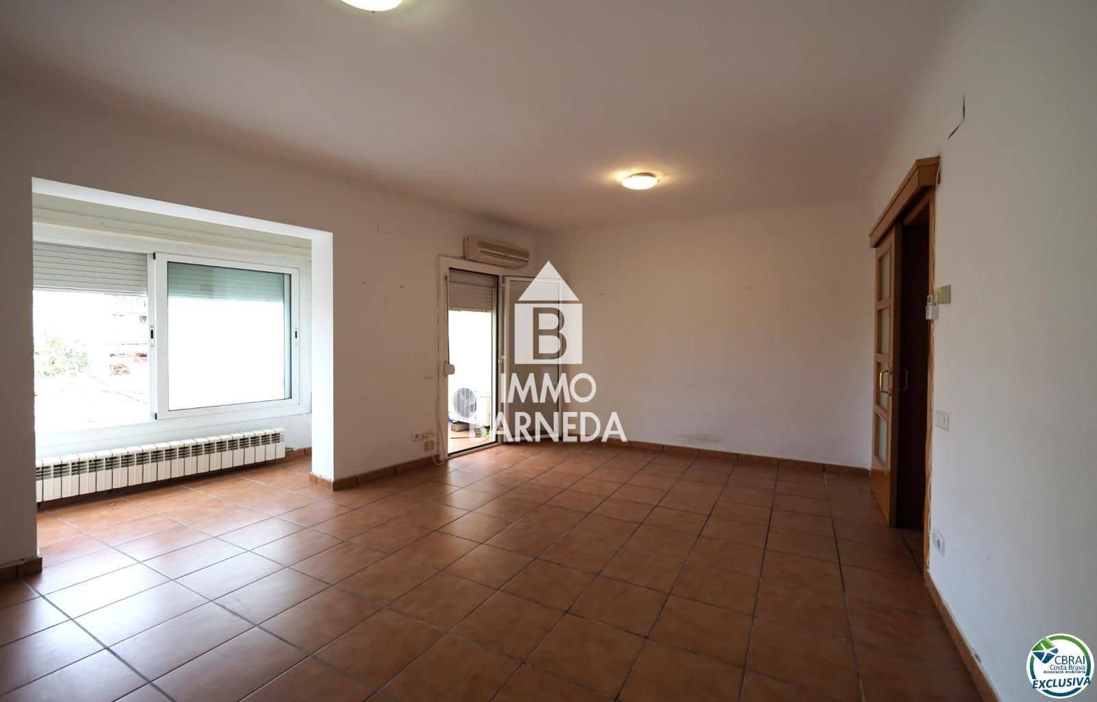 3 slaapkamer Flat te koop in Roses - € 235.000 (Ref: 9762287)