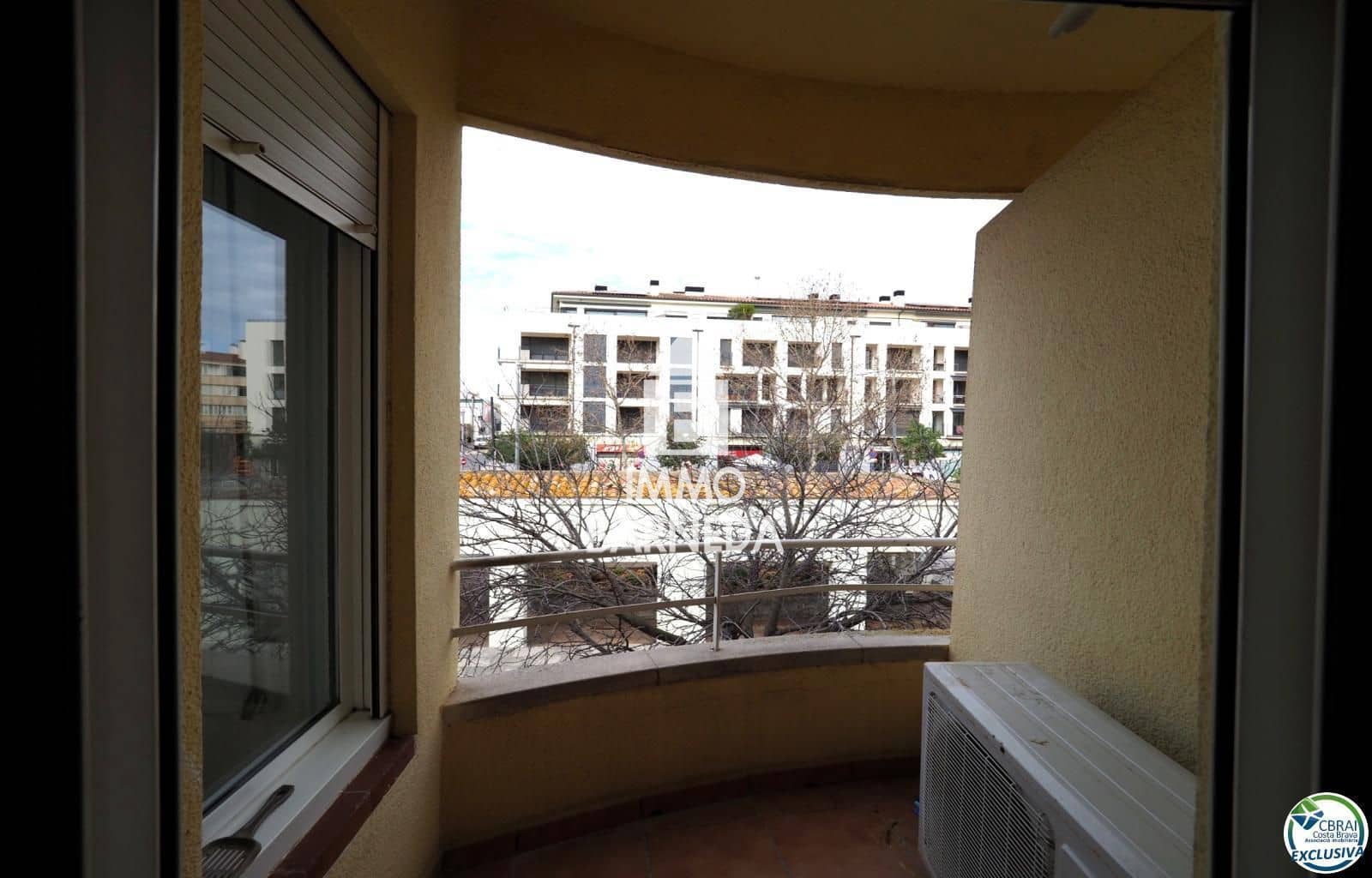 3 slaapkamer Flat te koop in Roses - € 235.000 (Ref: 9762287)