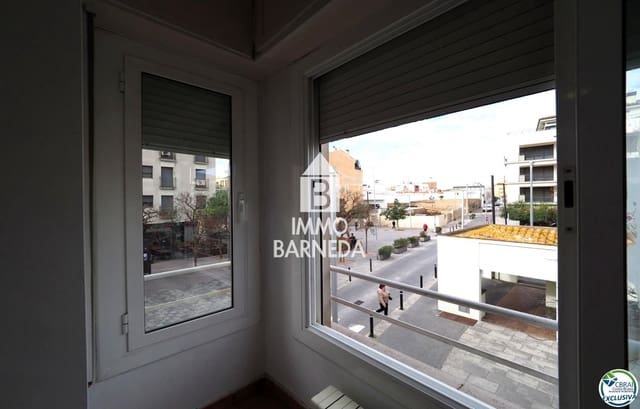 3 slaapkamer Flat te koop in Roses - € 235.000 (Ref: 9762287)