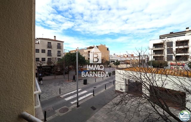 3 slaapkamer Flat te koop in Roses - € 235.000 (Ref: 9762287)