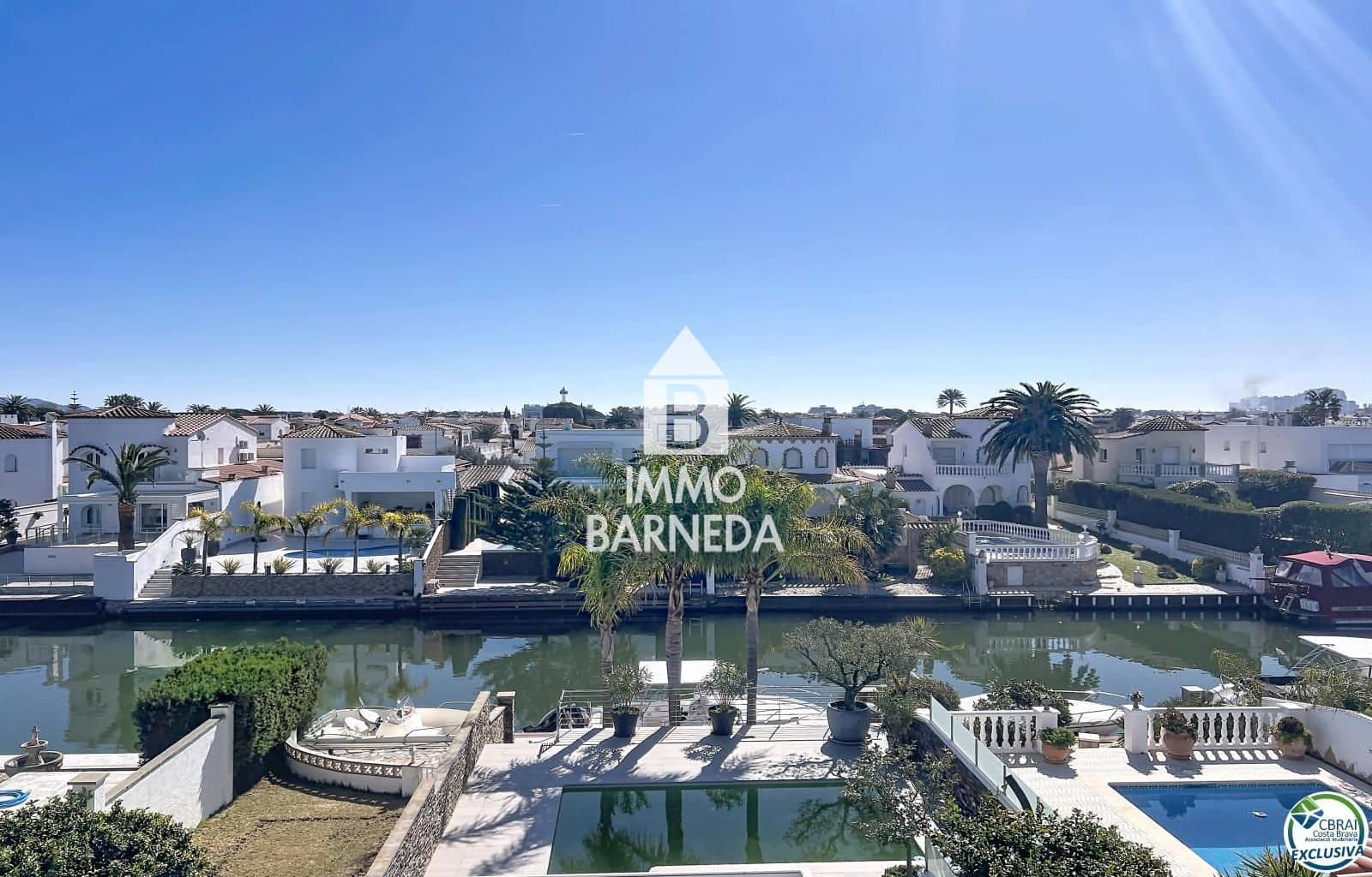 3 slaapkamer Villa te koop in Empuriabrava met zwembad garage - € 930.000 (Ref: 9765276)